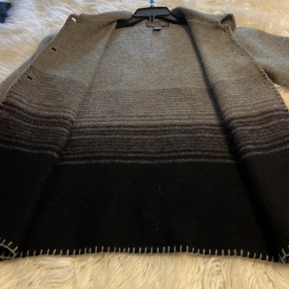 HERMAN & GEIST 100% wool Sweater size L excellent condition length 30/31” - Picture 7 of 12